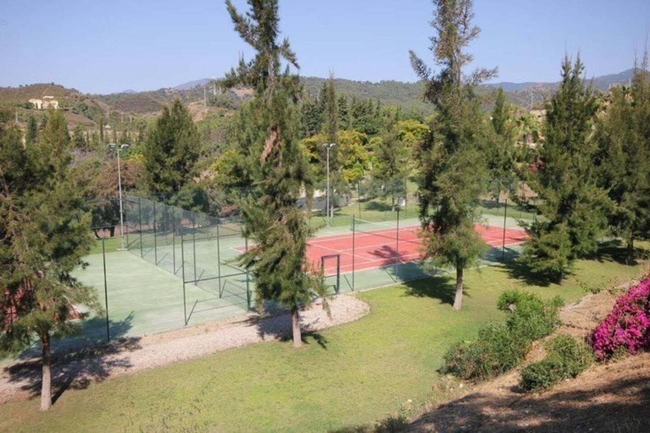Resort Parque Botanico Club & Country Естепона Екстериор снимка