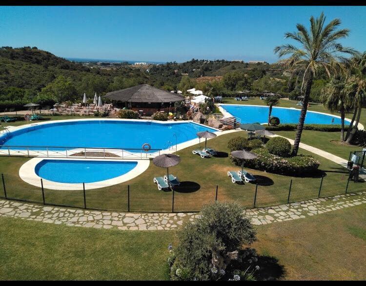 Resort Parque Botanico Club & Country Естепона Екстериор снимка